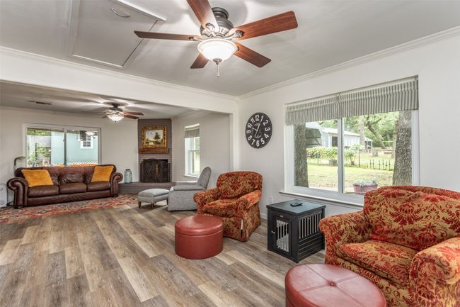 7300 W Line Rd, House other with 3 bedrooms, 2 bathrooms and null parking in Collinsville TX | Image 14