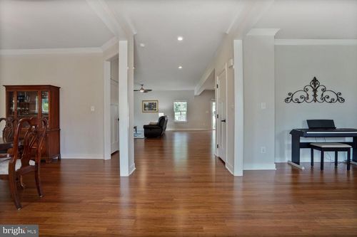 7483 Lake Willow Ct, WARRENTON, VA, 20187-5871 | Card Image