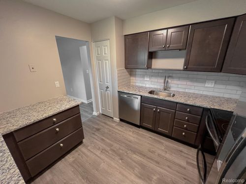 apt-1-7370 Woodview St, Westland, MI, 48185-5912 | Card Image