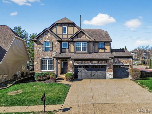 142 Tuscany Trace Dr, Saint Charles, MO, 63303-4239 | Card Image