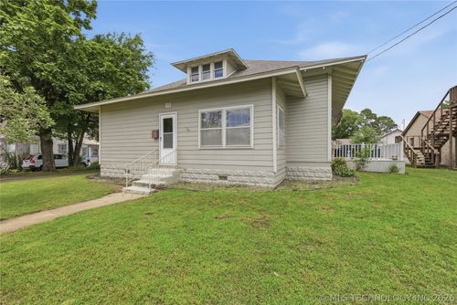 105 N 2nd Street, Wagoner, OK, 74467 | Card Image
