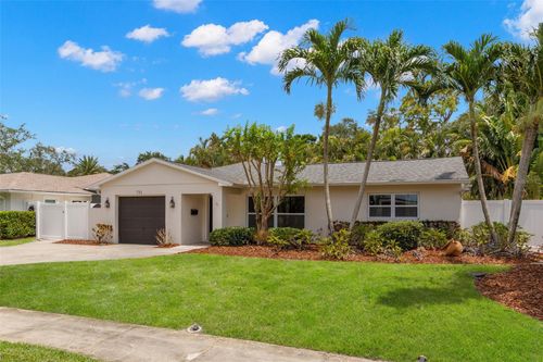 731 Alda Way Ne, St Petersburg, FL, 33704-3003 | Card Image