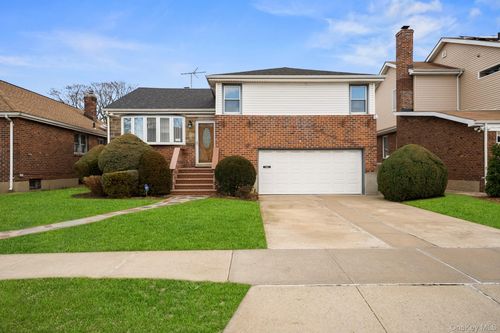 79-09 260th St, Glen Oaks, NY, 11004-1213 | Card Image