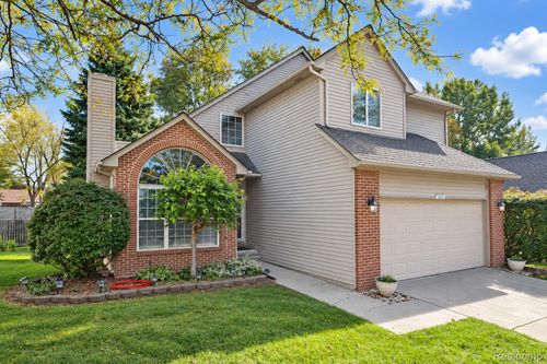 1325 Crystal Lane, Waterford Charter Township, MI, 48327 | Card Image