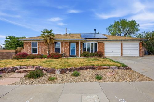 9415 Layton Ave Ne, Albuquerque, NM, 87111-1331 | Card Image