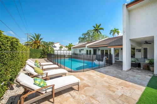 0-5901 Sw 56th Ter, South Miami, FL, 33143-2267 | Card Image