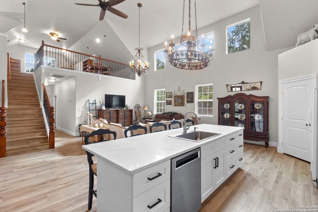 792 Alamo Beach Rd, House other with 6 bedrooms, 5 bathrooms and null parking in Pipe Creek TX | Image 14