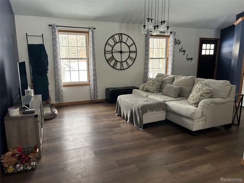 9642 Hummingbird Ct, Howard City, MI, 49329-8770 | Card Image