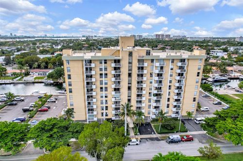 411-2000 Ne 135th St, North Miami, FL, 33181 | Card Image