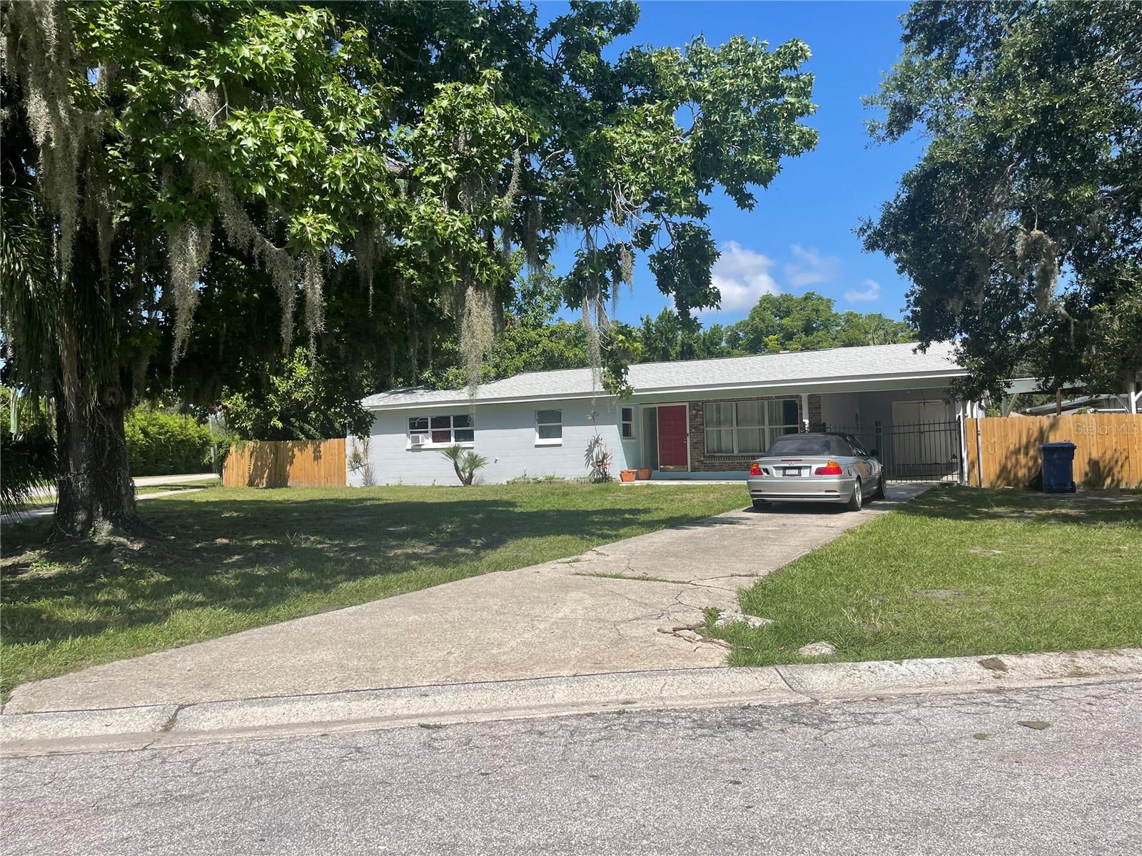 Pine Hill Dr, Tampa, FL 33617