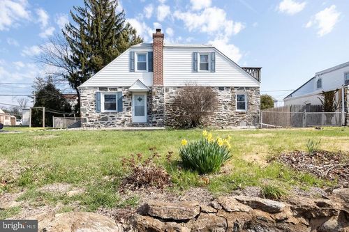 811 Springfield Rd, ALDAN, PA, 19018-4301 | Card Image