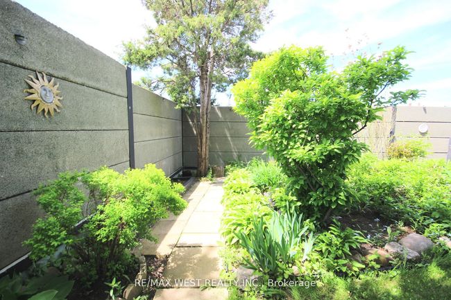 425 Hansen Rd N, House other with 4 bedrooms, 3 bathrooms and 4 parking in Brampton ON | Image 39