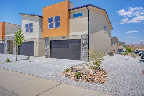 5686 S Weehawken Ln, St George, UT, 84790-2885 | Card Image