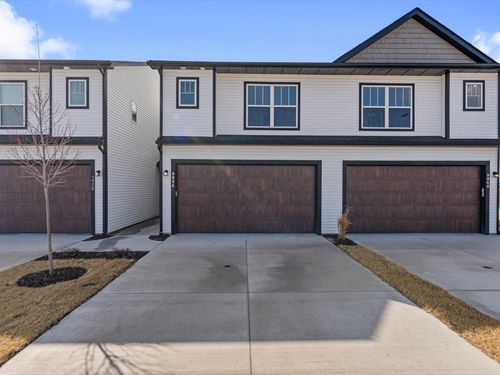 5934 Butterfield Dr, Bettendorf, IA, 52722-1145 | Card Image