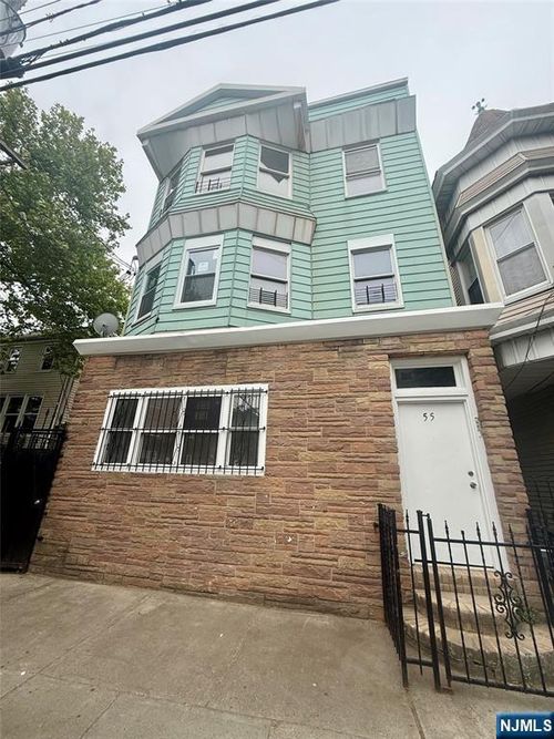55 Hawkins St, Newark, NJ, 07105-3944 | Card Image