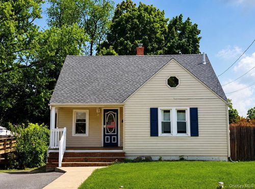 26 Gardner Ave, Middletown, NY, 10940-3240 | Card Image
