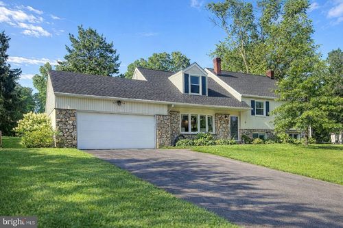 41 S Spring Ln, Phoenixville, PA, 19460-2705 | Card Image