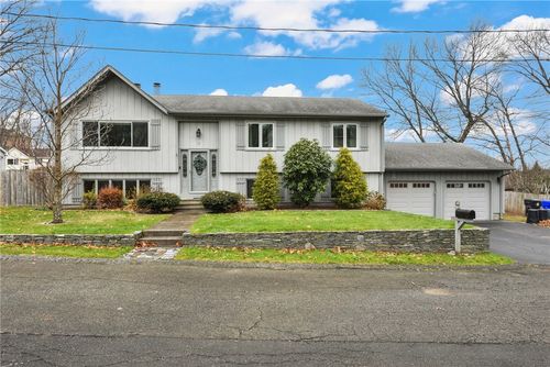 11 Genoa St, North Providence, RI, 02904-4806 | Card Image