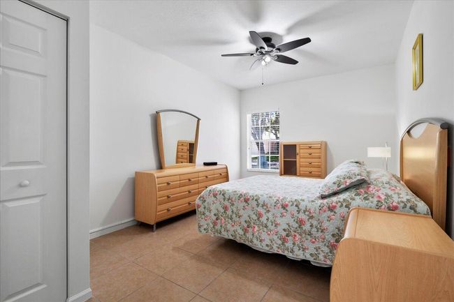 10705 Pelican Dr, Condo with 2 bedrooms, 2 bathrooms and null parking in West Palm Beach FL | Image 16
