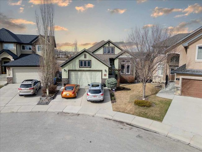 22 Tuscany Estates Crescent Nw, Home with 3 bedrooms, 2 bathrooms and 4 parking in Calgary AB | Image 2