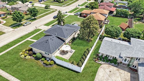 14106 Chestnut Ln, Orland Park, IL, 60467-1104 | Card Image