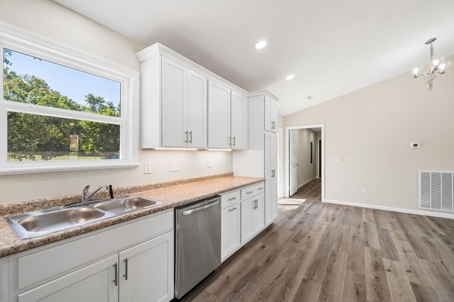 715 Apple Dr, House other with 3 bedrooms, 2 bathrooms and 2 parking in Livingston TN | Image 10