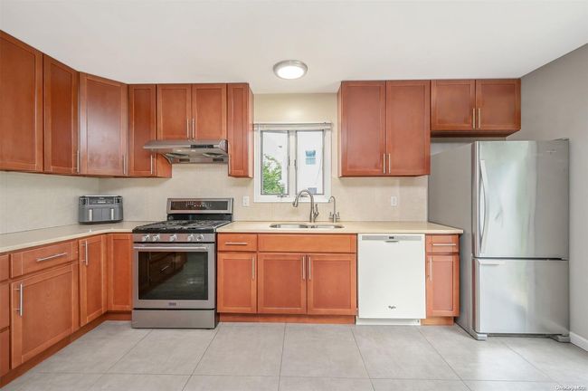 Unit 6 Kitchen W/ Plenty of Cabinets | Image 7