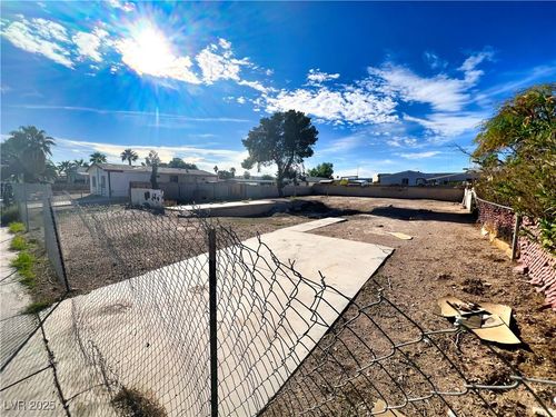 3489 Goldbutte Dr, Las Vegas, NV, 89115-2754 | Card Image