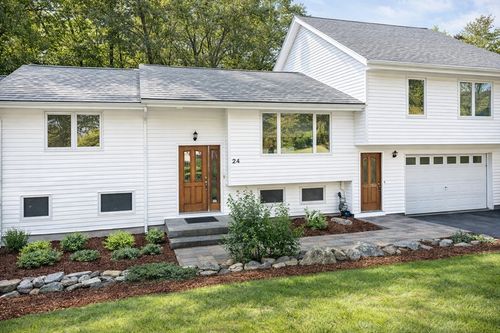 24 Seneca Dr, Hudson, MA, 01749-3101 | Card Image
