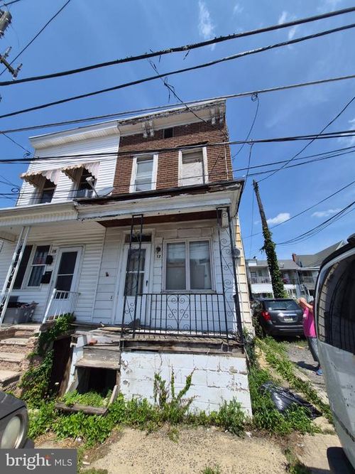 17 E Cherry Street, MT CARMEL, PA, 17851 | Card Image