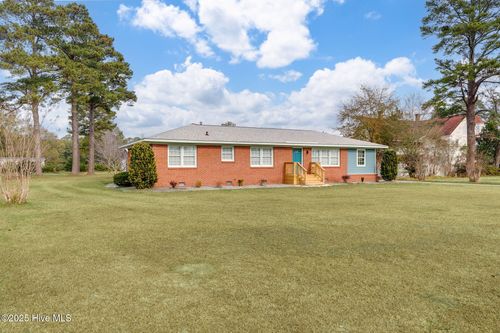 112 Mcmillan St, Teachey, NC, 28464-9335 | Card Image