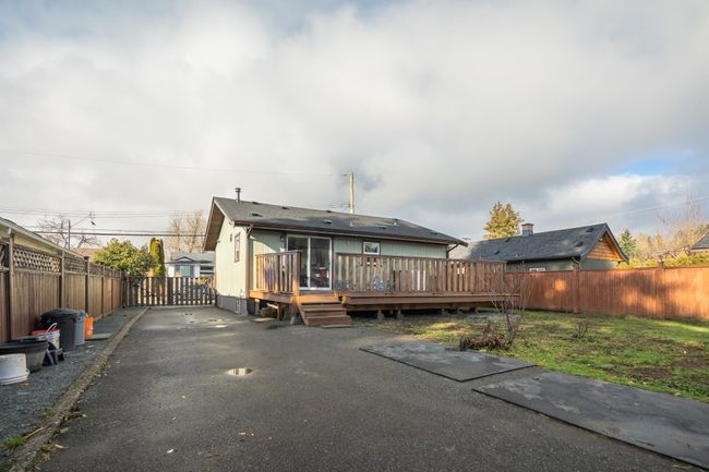 7582 Dunsmuir Street, House other with 3 bedrooms, 1 bathrooms and 4 parking in Mission BC | Image 26