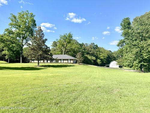 11 Pond Meadow Rd, Natchez, MS, 39120-8725 | Card Image