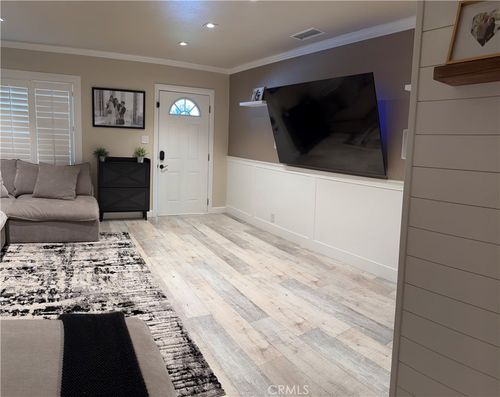 11306 Rosecrans Ave, Norwalk, CA, 90650-3702 | Card Image