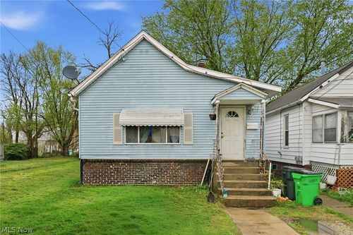 113 15th St Nw, Barberton, OH, 44203-7022 | Card Image
