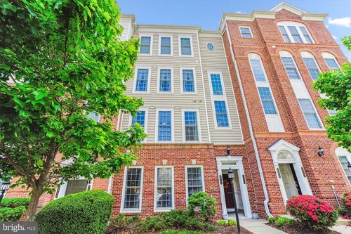 2357 Brookmoor Ln, WOODBRIDGE, VA, 22191-4083 | Card Image