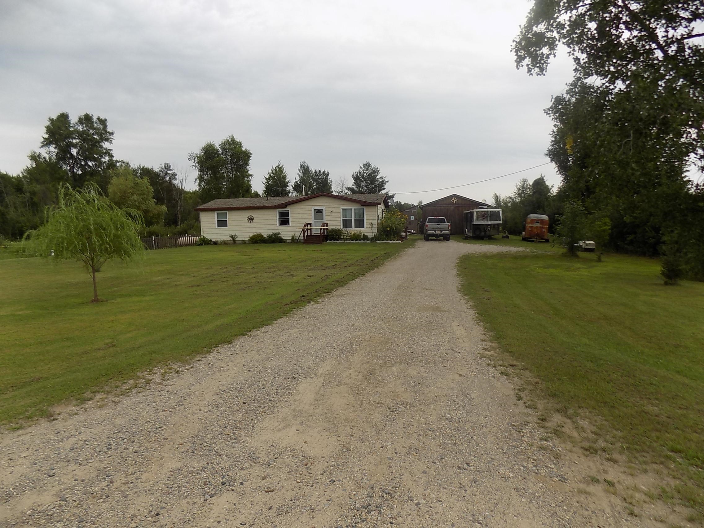 Three Rivers Rd, Gladwin, MI 48624