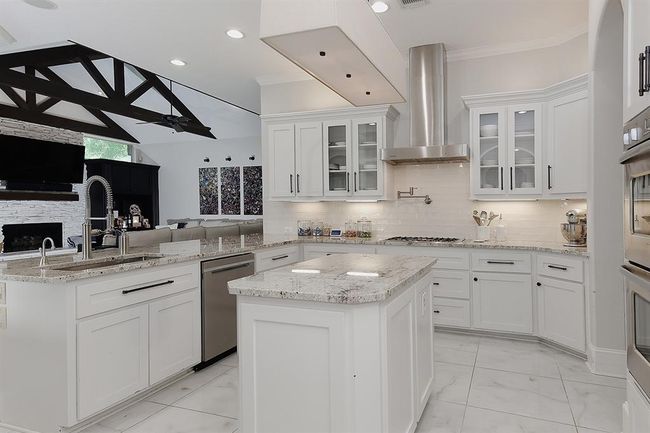 28107 Buena Way, House other with 5 bedrooms, 5 bathrooms and 7 parking in Spring TX | Image 9