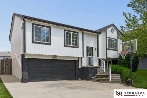 18728 W Street, Omaha, NE, 68135 | Card Image