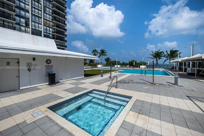 311 - 600 Ne 36th St, Condo with 2 bedrooms, 1 bathrooms and null parking in Miami FL | Image 27