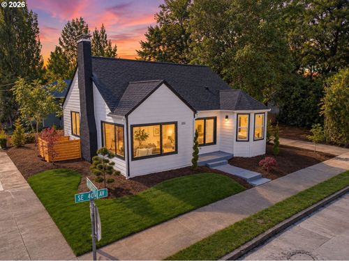 2333 Se 40th Ave, Portland, OR, 97214-5921 | Card Image