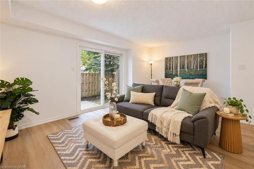 71-240 London Rd W, Guelph, ON, N1H8N8 | Card Image