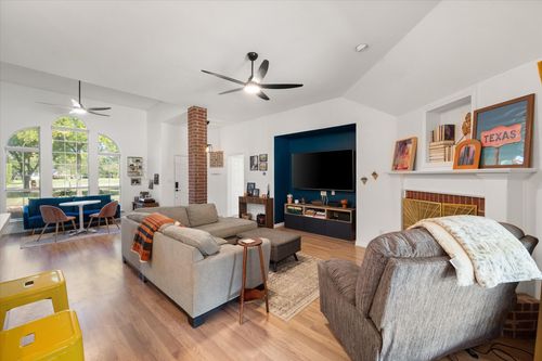 204 Springdale Dr, Palmer, TX, 75152-9565 | Card Image