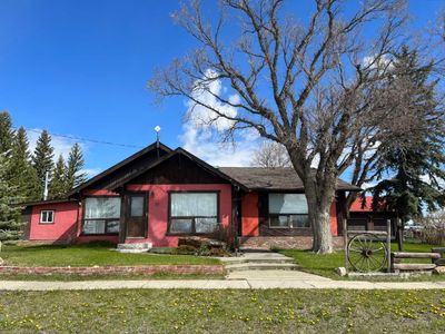 75 Centre St Sw, House other with 4 bedrooms, 3 bathrooms and 4 parking in Glenwood AB | Image 1