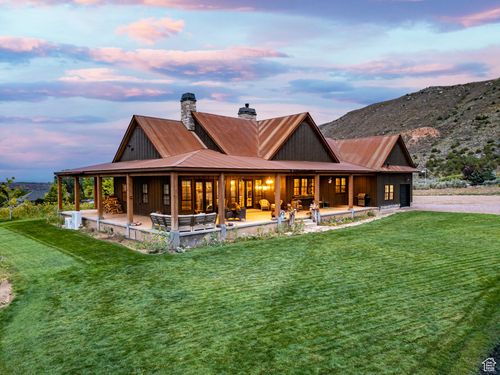 8552 W Sawtooth Park Dr, Vernal, UT, 84078-9433 | Card Image