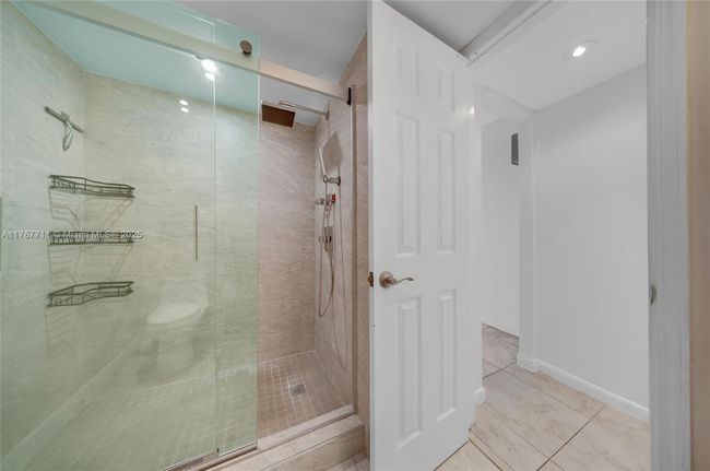 APT-602 - 7928 West Dr, Condo with 1 bedrooms, 1 bathrooms and null parking in North Bay Village FL | Image 22