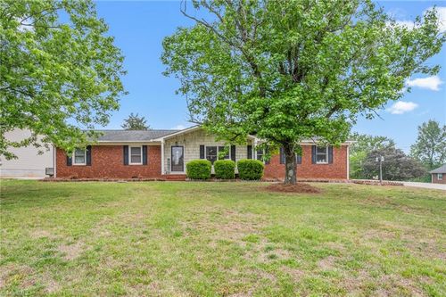 3810 Azalea Ln, Trinity, NC, 27370-7600 | Card Image