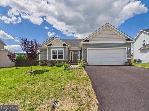 185 Twickenham Dr, MARTINSBURG, WV, 25403-0307 | Card Image