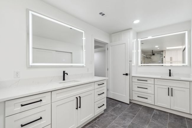 Custom LED mirrors. | Image 20