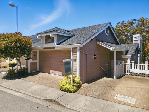 7 Moonlight Ct, South San Francisco, CA, 94080-5586 | Card Image